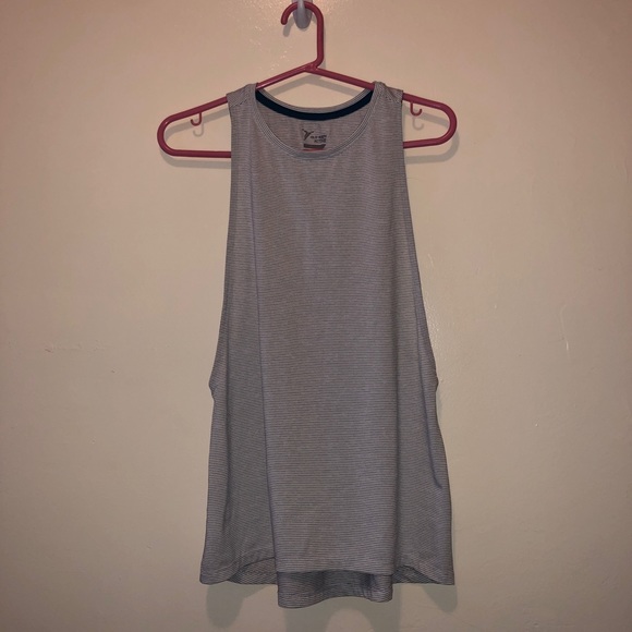 3 for $15 💥 old navy stripped muscle tank - Picture 3 of 3